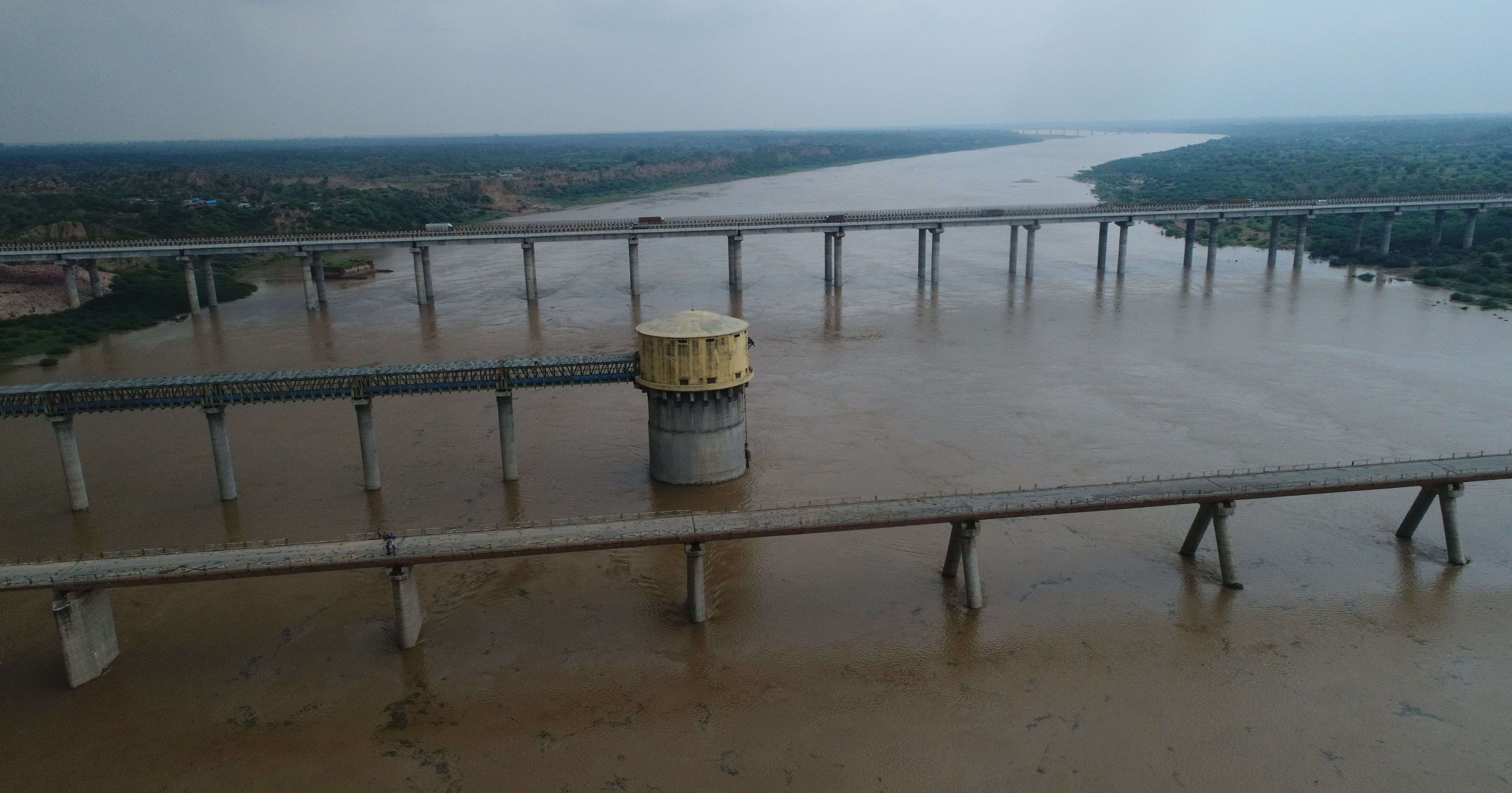 Panoramic view of the water level in the Chambal river