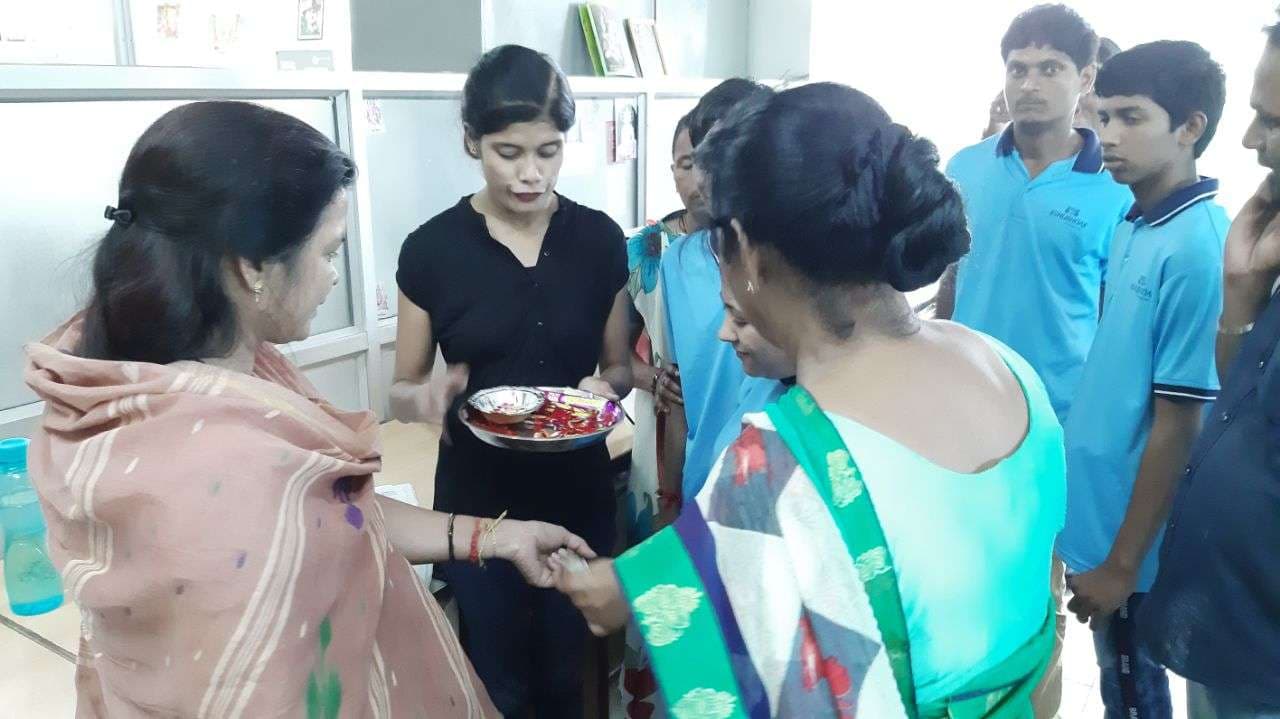 Raksha bandhan 2019: shubhada school student in patrika office