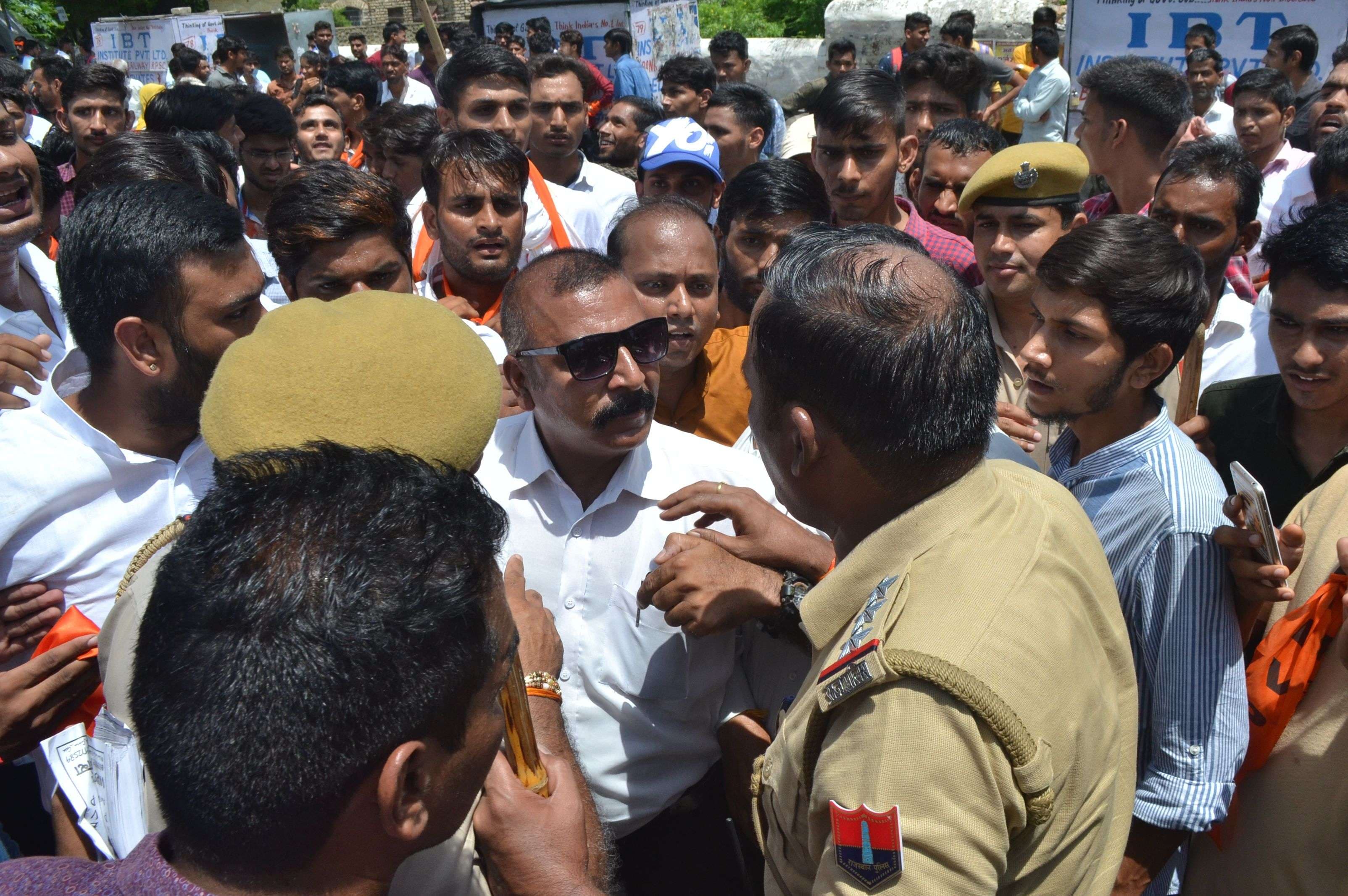 Ajmer Student election : pahale lagaee dhok, phir bhara naamaankan