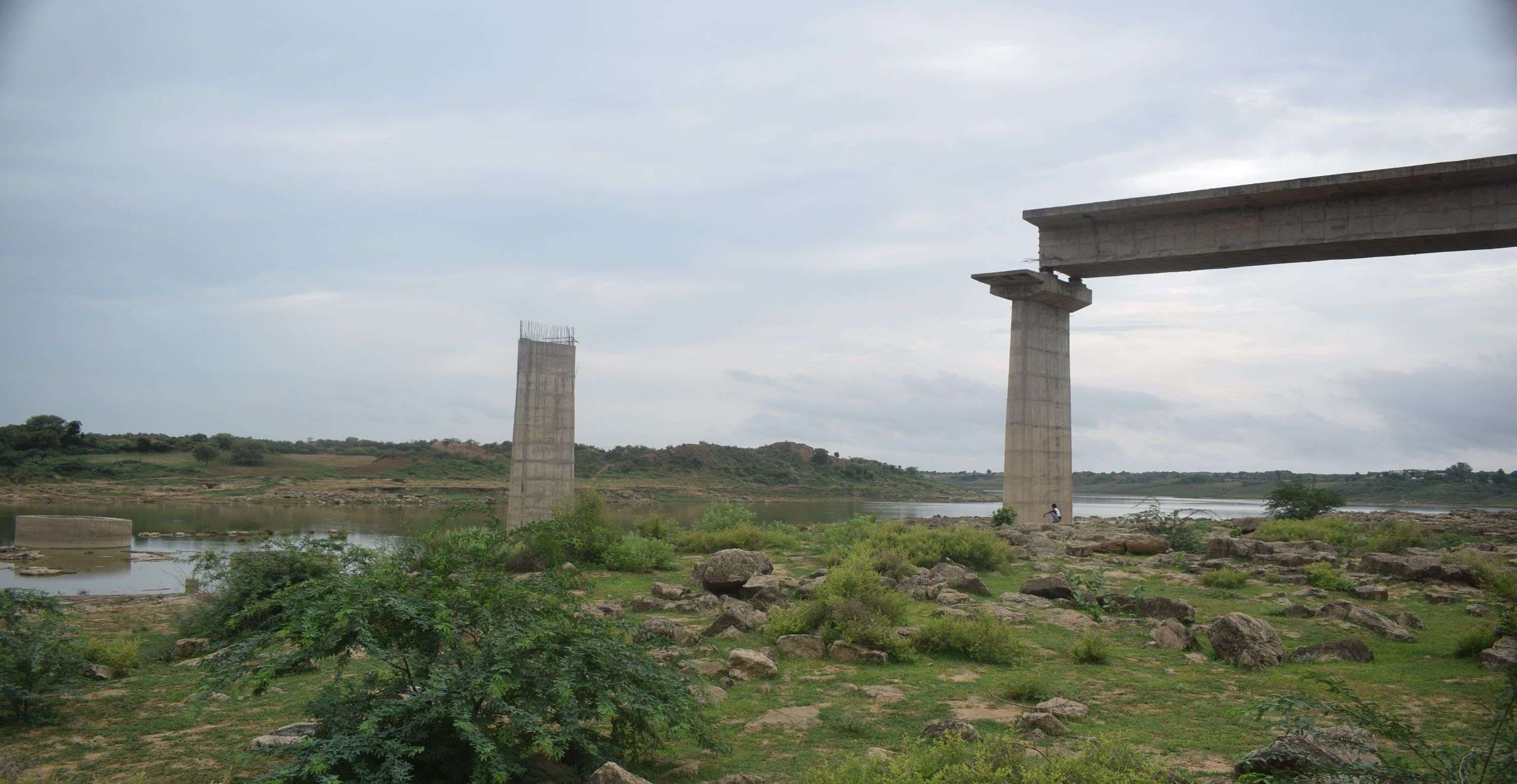  The bridge over the Chambal river was incomplete for 23 years due to a mistake .... View Photos