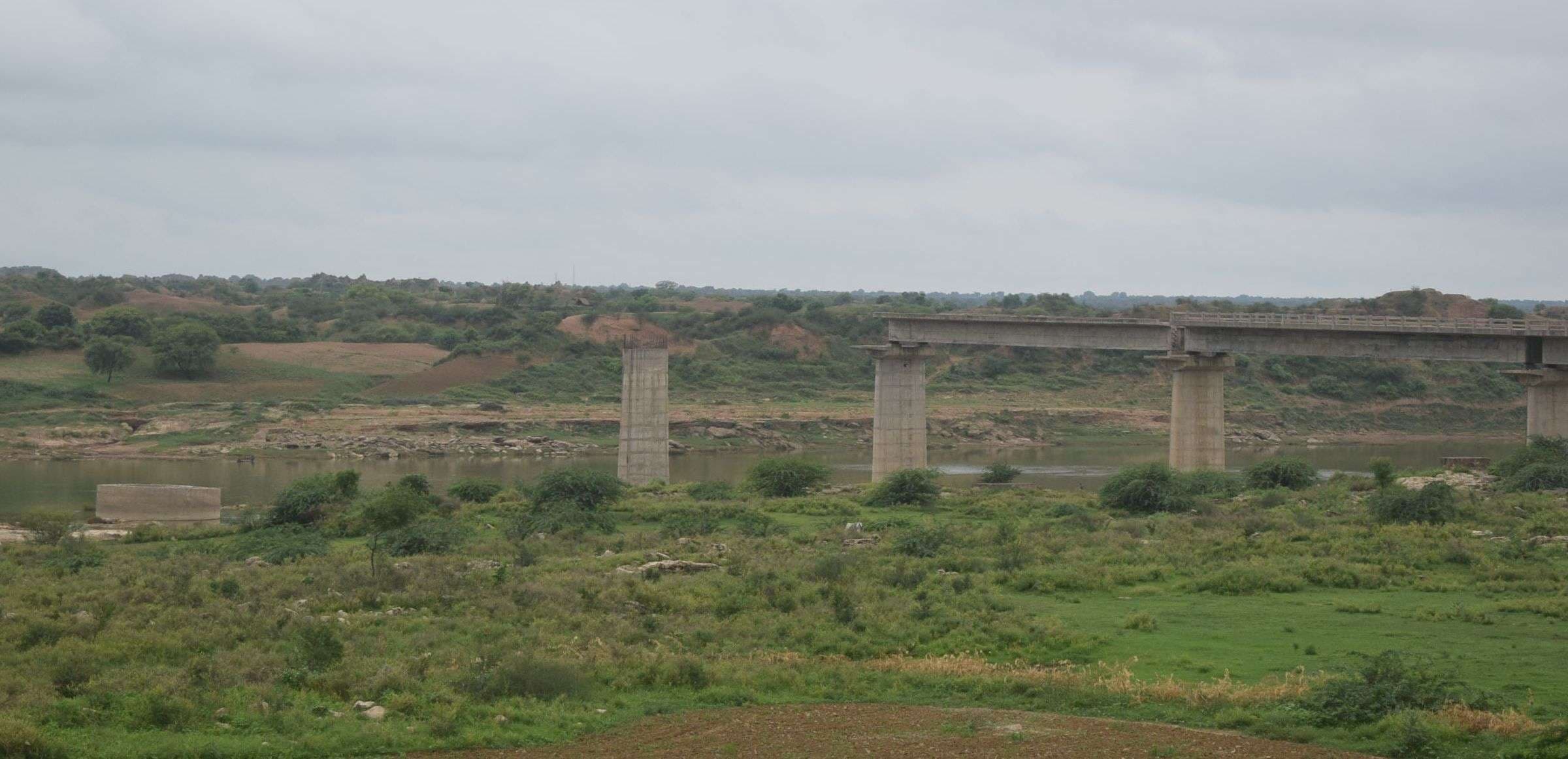  The bridge over the Chambal river was incomplete for 23 years due to a mistake .... View Photos