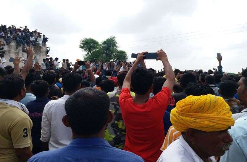 Pics Of Martyr Hemraj Funeral In Rupangarh