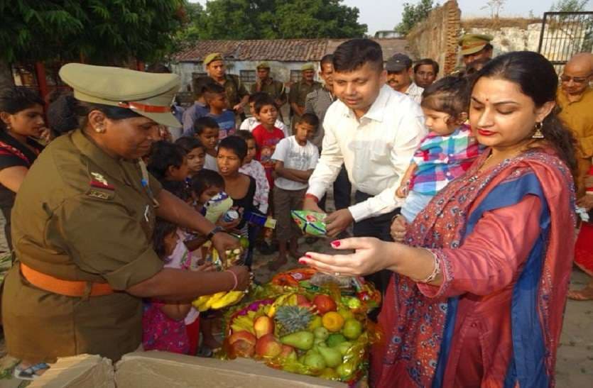 SSP distributed Diwali happiness in orphanage and old age home