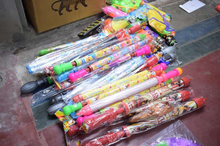 holi pichakari is in demand in indian festival