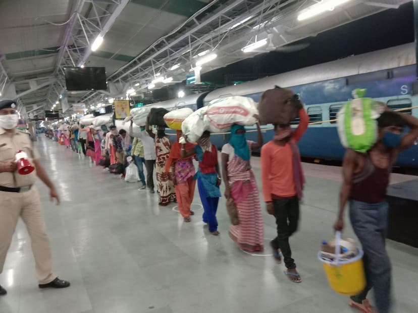 jabalpur railway station negligence for train passengers