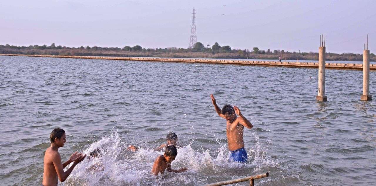 Narmada above danger mark