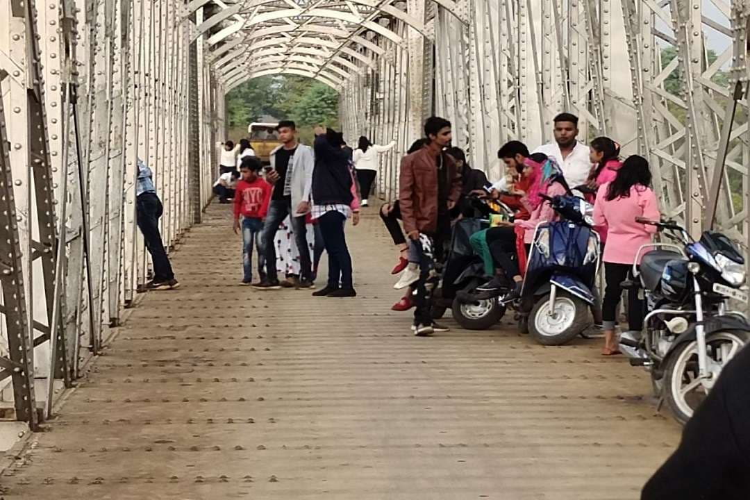 shaky Jamtara bridge