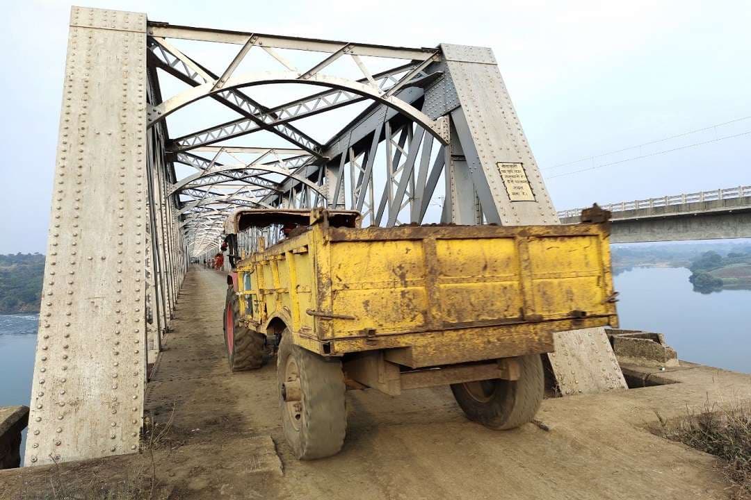 shaky Jamtara bridge