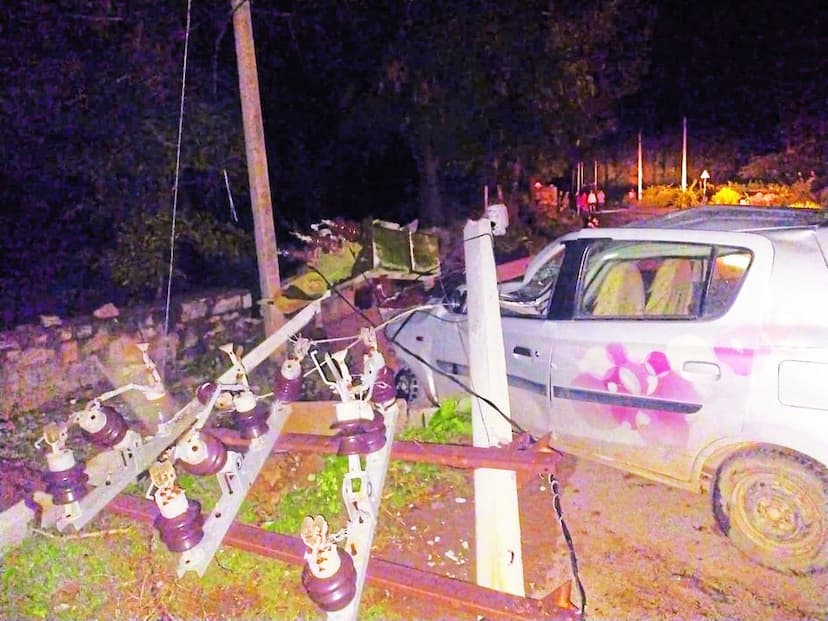 Car collided with transformer, power supply stopped