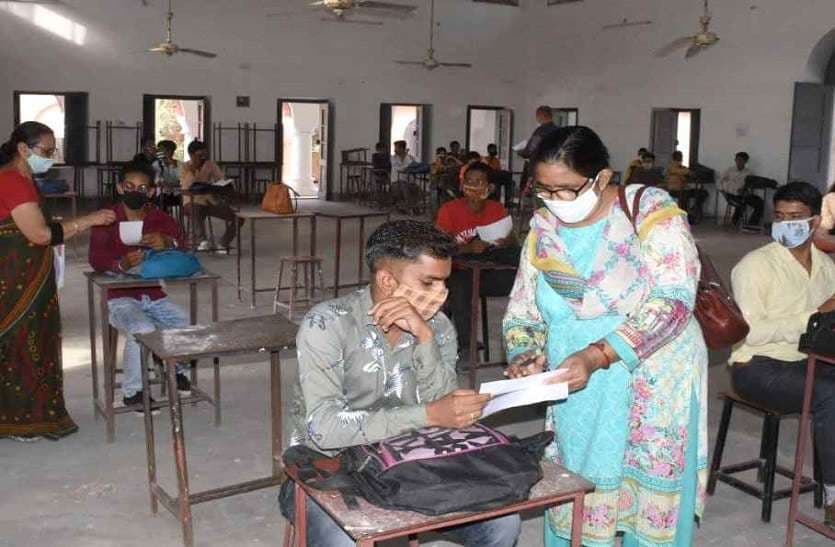 students study in school after long time