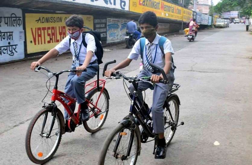 students study in school after long time