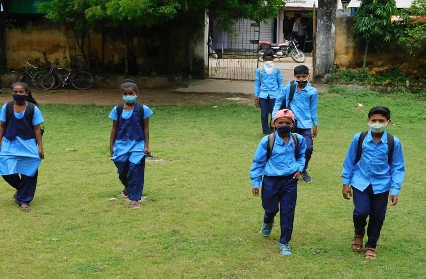 students study in school after long time