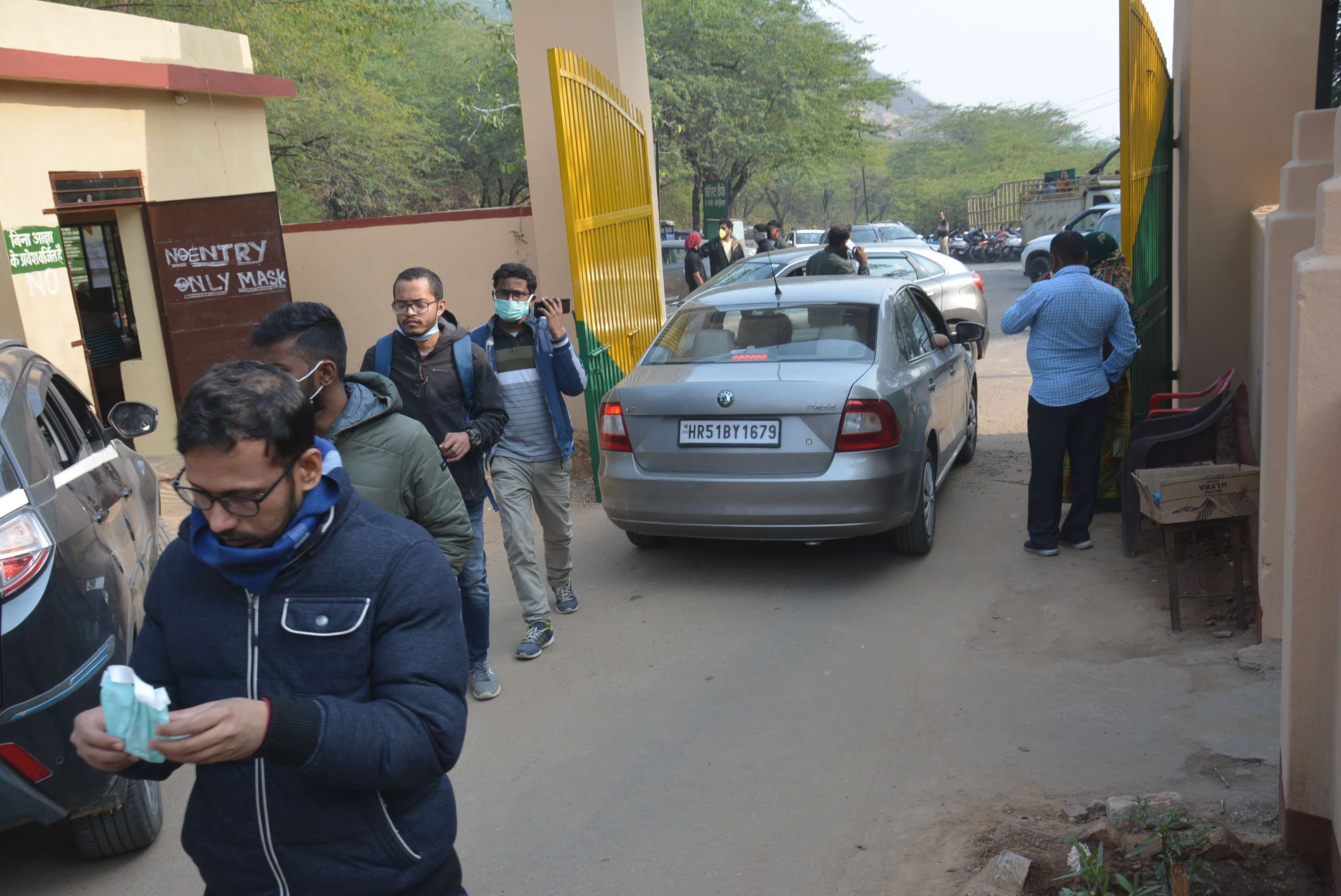 alwar bala kila tourists without mask