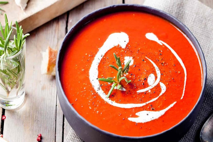 Tomato Soup Benefits: खुद को फिट और हेल्दी बनाए रखने के लिए डाइट में शामिल करें, टमाटर सूप