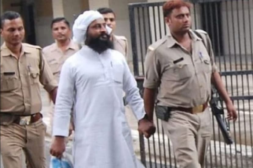 varanasi-serial-blast-case-accused-waliullah-sentenced-to-death.jpg