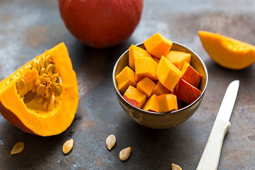 Pumpkin Benefits: पाचन तंत्र बेहतर बनाने से लेकर हड्डियों को मजबूत बनाने में फायदेमंद होता है कद्दू