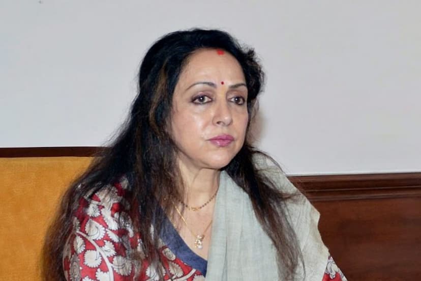 Hema Malini को घर के निकलने में लगता है डर