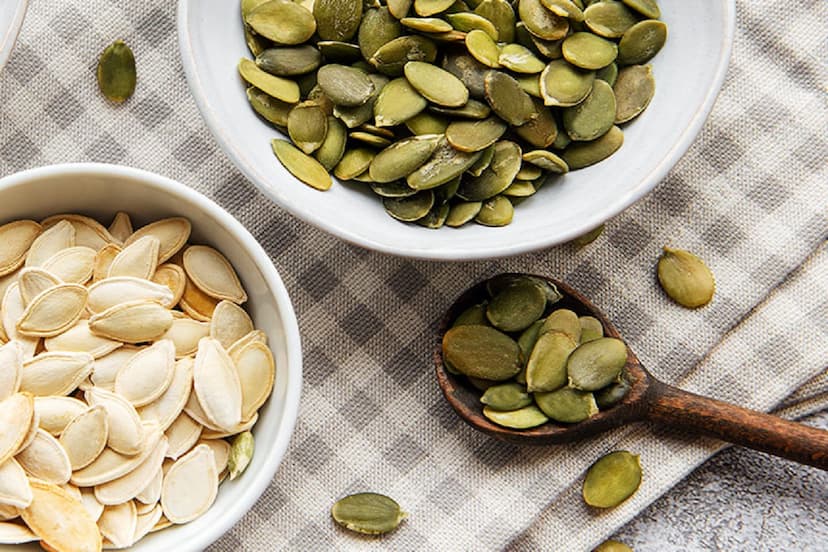 Pumpkin Seeds Benefits: कद्दू के बीज के है अनगिनत फायदे, अपनी डाइट में जरूर करें शामिल