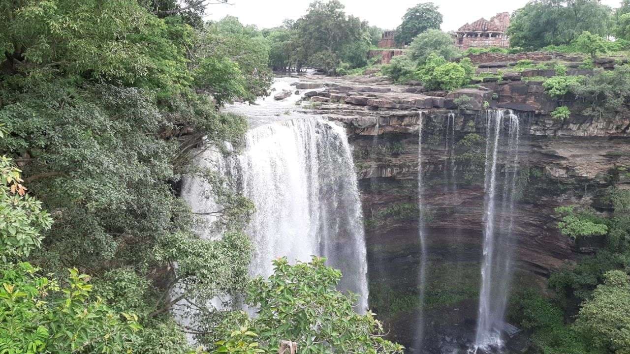 Menal Waterfall : मेनाल जाएं तो अपनी सुरक्षा खुद ही करें, क्योंकि यहां हर कदम पर खतरा है