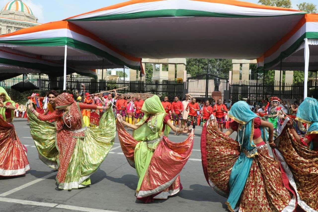 आकर्षण का केंद्र रहा नृत्य