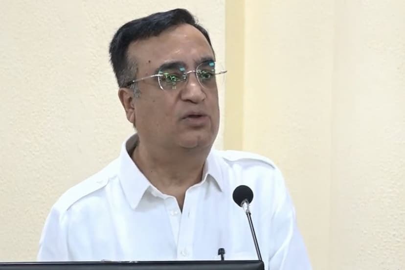 Congress Leader Ajay Makan Hold Press Conference Says AAP and BJP Both Responsible For New Liquor Policy