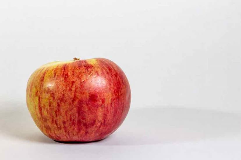 Apple Benefits: जानिए रोज सुबह खाली पेट एक सेब खाने के है अनगिनत फायदे, डायबिटीज के खतरे को कम करने में होता है मददगार 