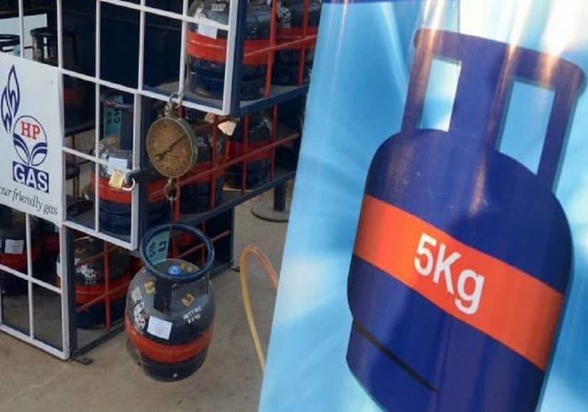 now_5_kg_lpg_cylinders_will_be_available_at_ration_shops_in_up.jpg