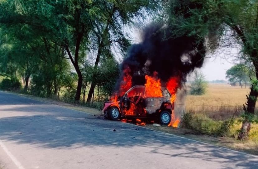 तेज रफ्तार कार पेड़ से टकराई, एक शिक्षक की मौत, दो घायल