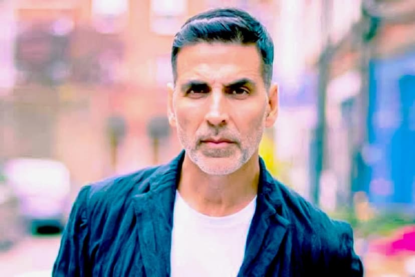 Akshay Kumar Beats ShahRukh Khan, Salman Khan to become most popular male star on Ormax list