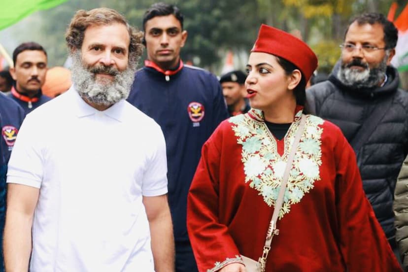 Divya Maderna with Kashmiri look joins Rahul Gandhi Bharat Jodo Yatra 