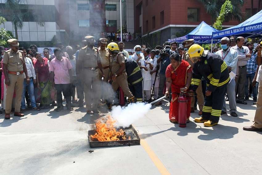 मॉकड्रिल में बताया आग से बचने के उपाय