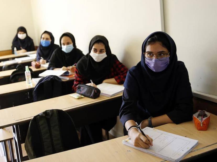 school_girls_in_iran.jpg