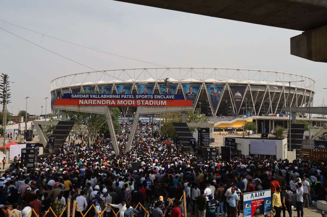 Crowd of fans came to watch the match in Gujarat