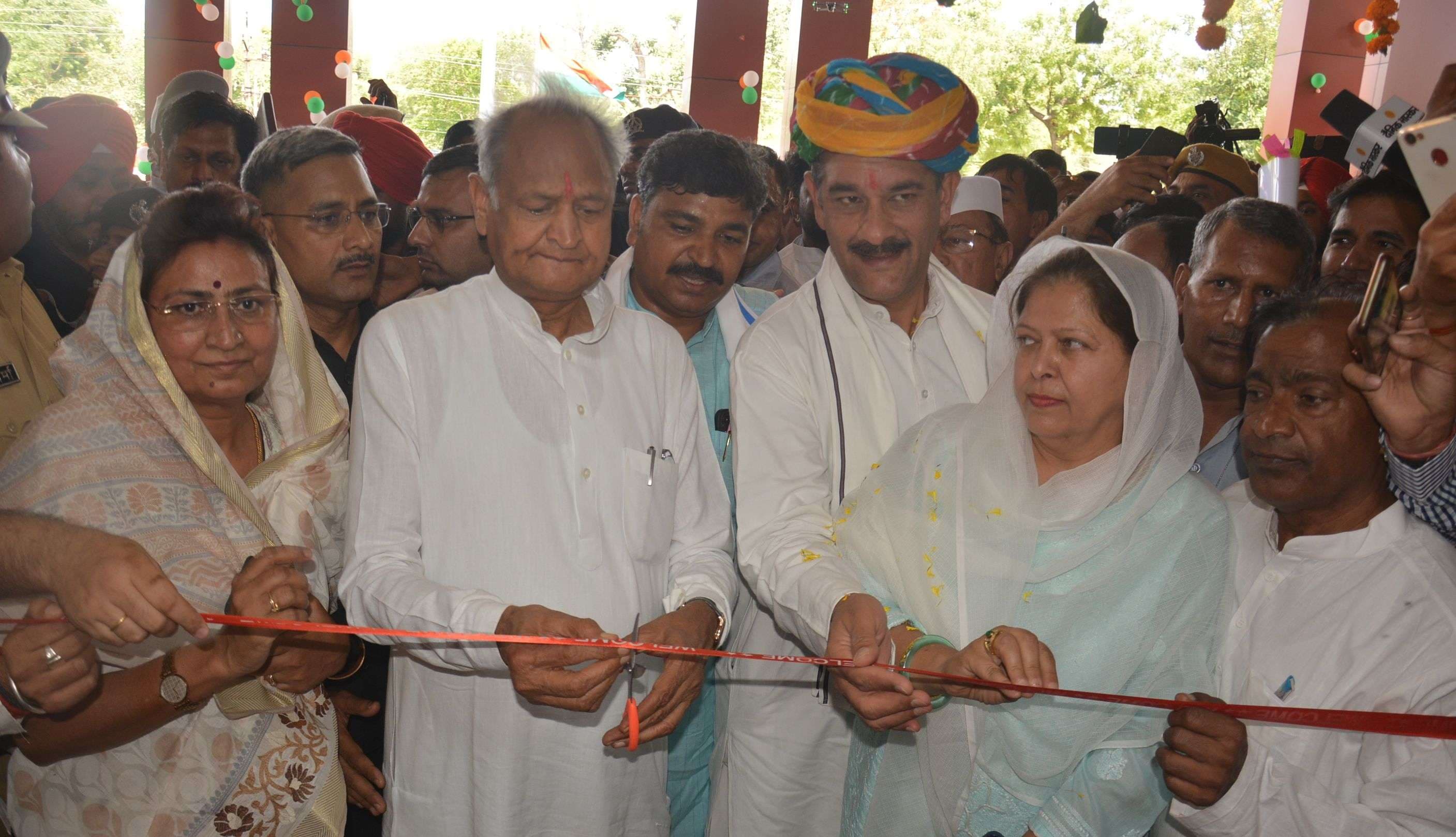 CM inaugurated the mini secretariat of Alwar