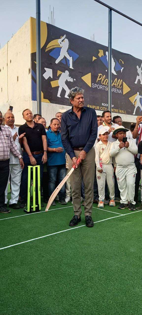 Former star cricketer Kapildev and Madanlal in Raipur