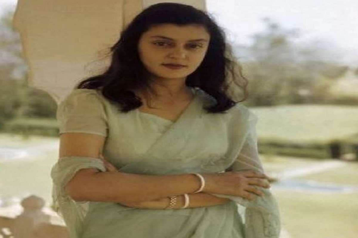 gayatri_devi_1.jpg