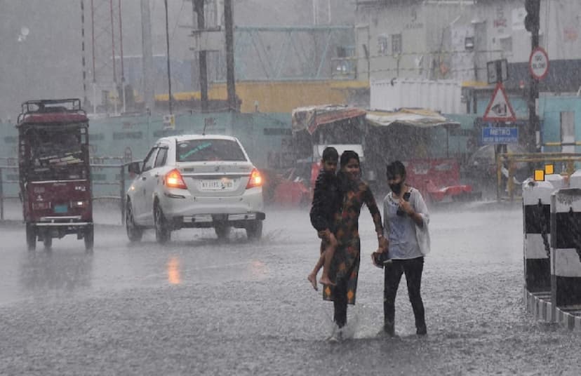 Weather Update : बंगाल की खाड़ी में बना भयंकर सिस्टम, 24 घंटे में होगी जोरदार बारिश, इन जिलों में जारी हुई चेतावनी