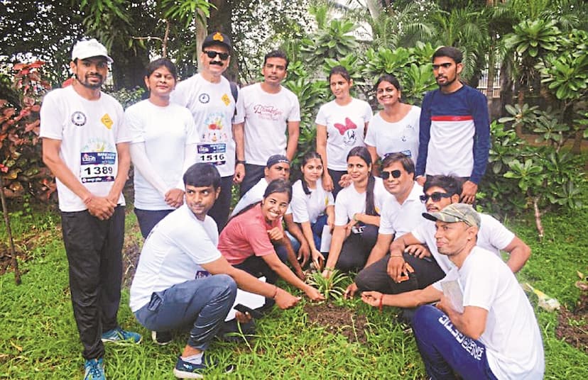 Enthusiasm shown in magazine campaign, residents planted saplings