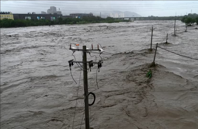 heavy_rains_in_beijing.jpg