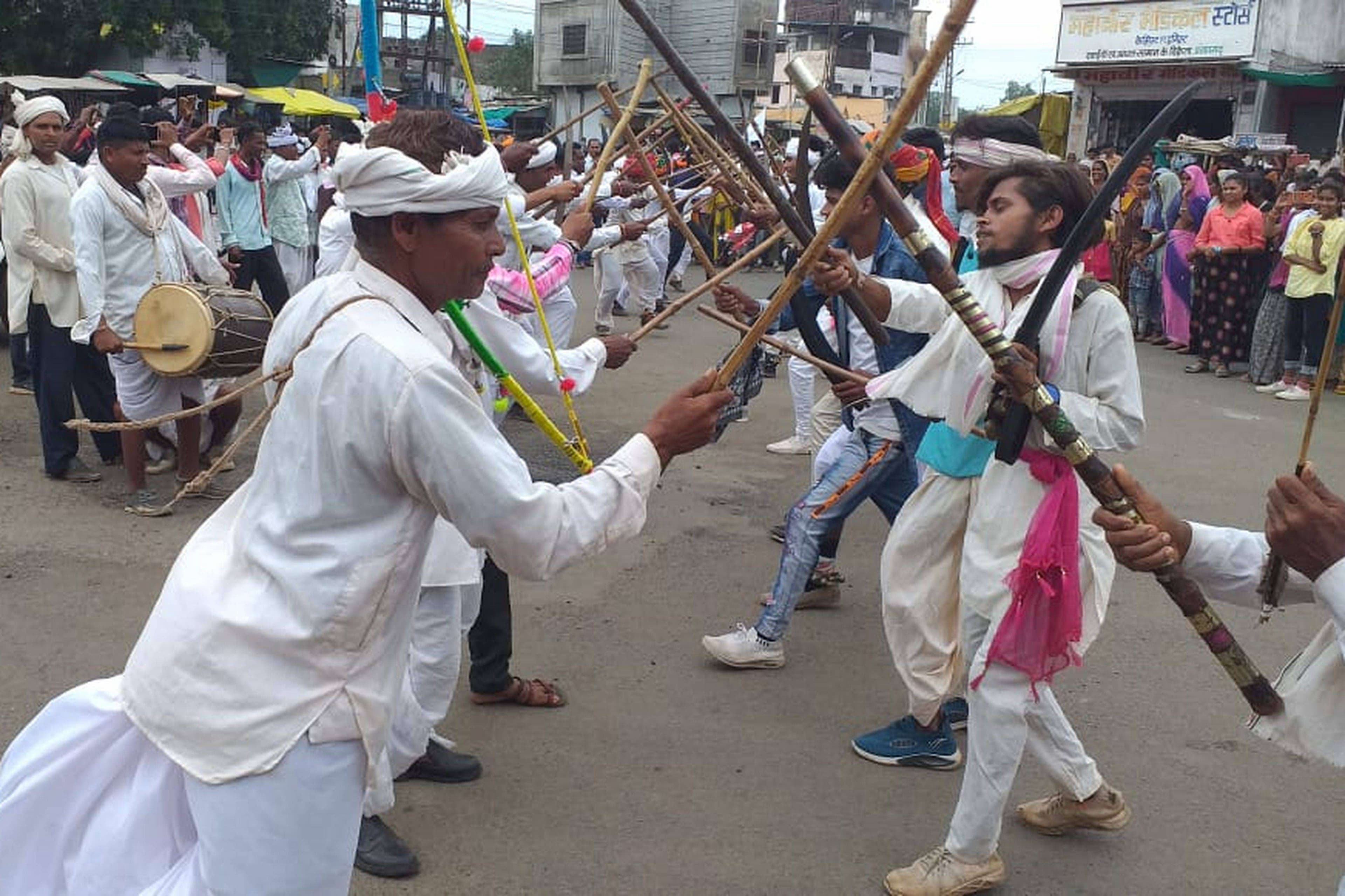 कांठल में बिखरी आदिवासी सभ्यता-संस्कृति की झलक देखे तस्वीरें...