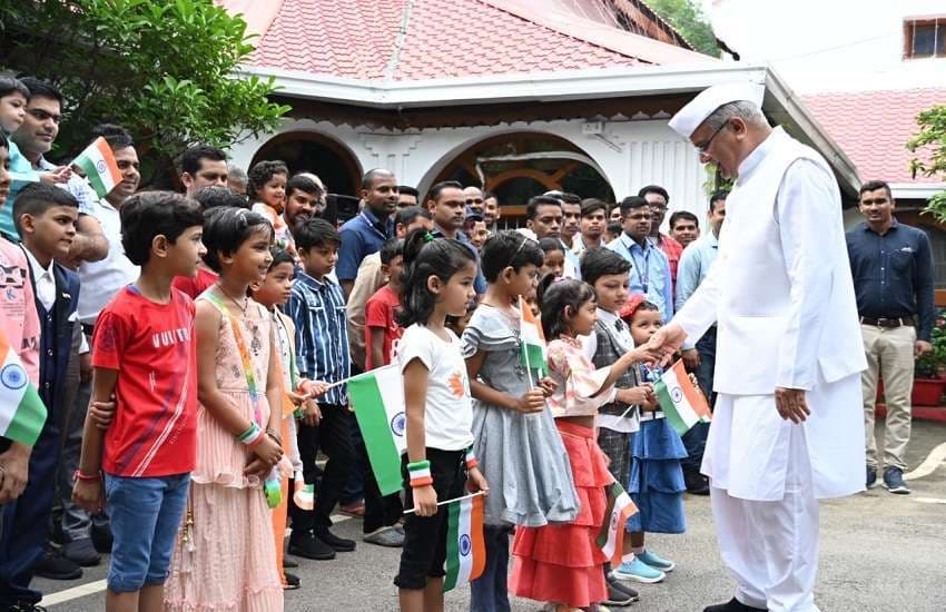 cm-bhupesh-baghel-hoisted-the-flag-saluted-the-tricolor-8432945