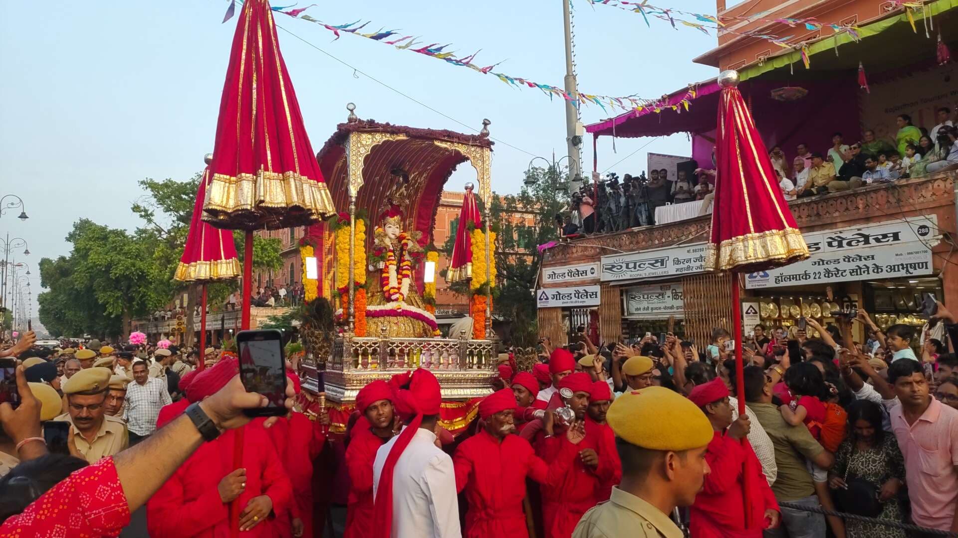 Teej Mata's ride came out with pomp with royal lavajama