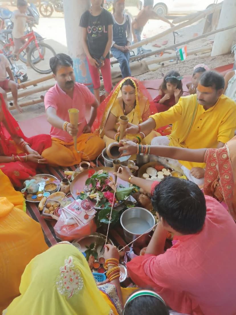 Shiva devotees performed Rudrabhishek with Vedic chanting by making twelve Jyotirling