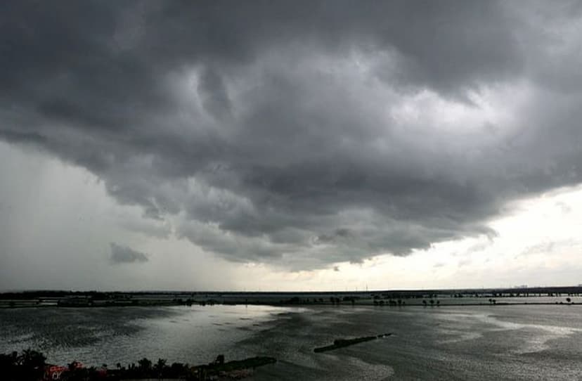 black_clouds_in_rajasthan.jpg