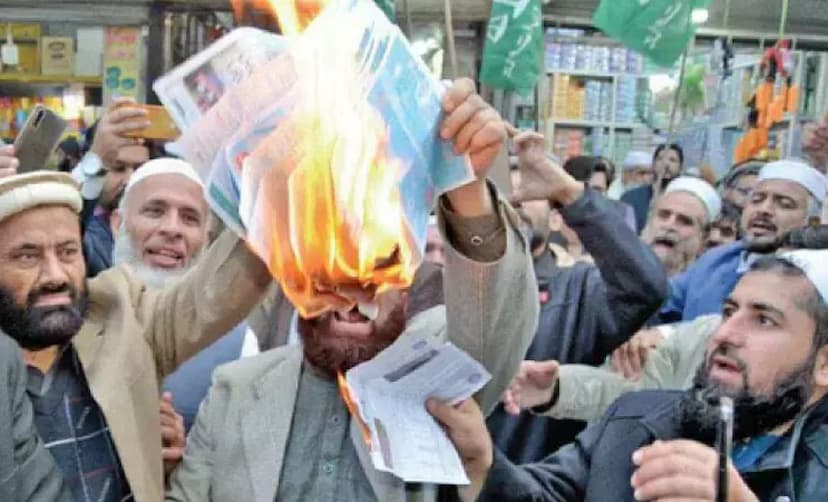 pakistan_electricity_bill_burning.jpg