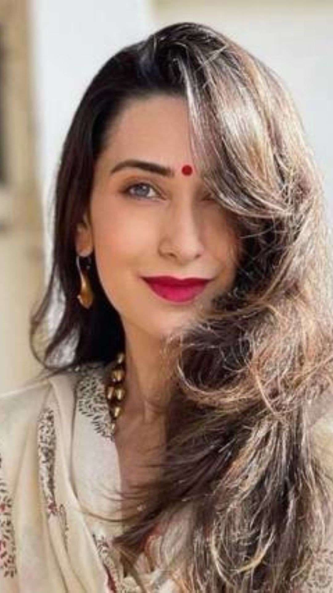 karishma_kapoor_8.jpg