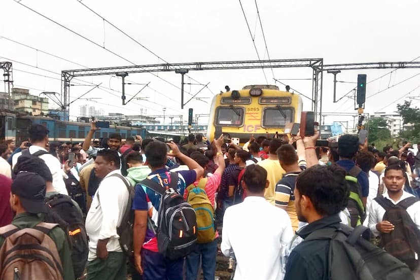 mumbai_local_Diva protest.jpg