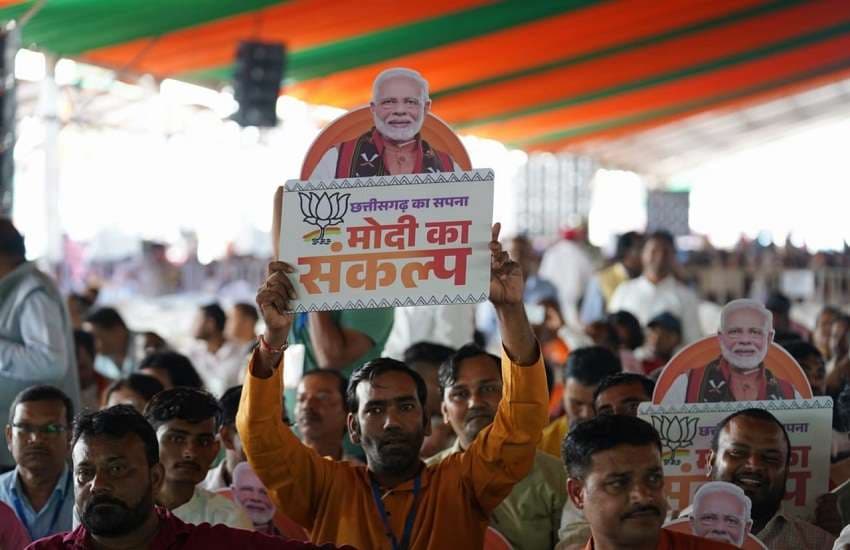 प्रधानमंत्री नरेंद्र मोदी ने जगदलपुर के बस्तर में ताड़ोकी-रायपुर रेल सेवा का शुभारंभ किया