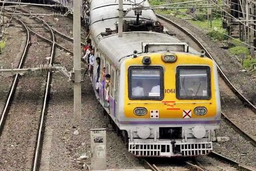 mumbai_local_train.jpg