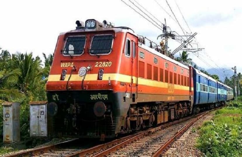 Only 2 expresses will stop in Dongargarh during Navratri festival